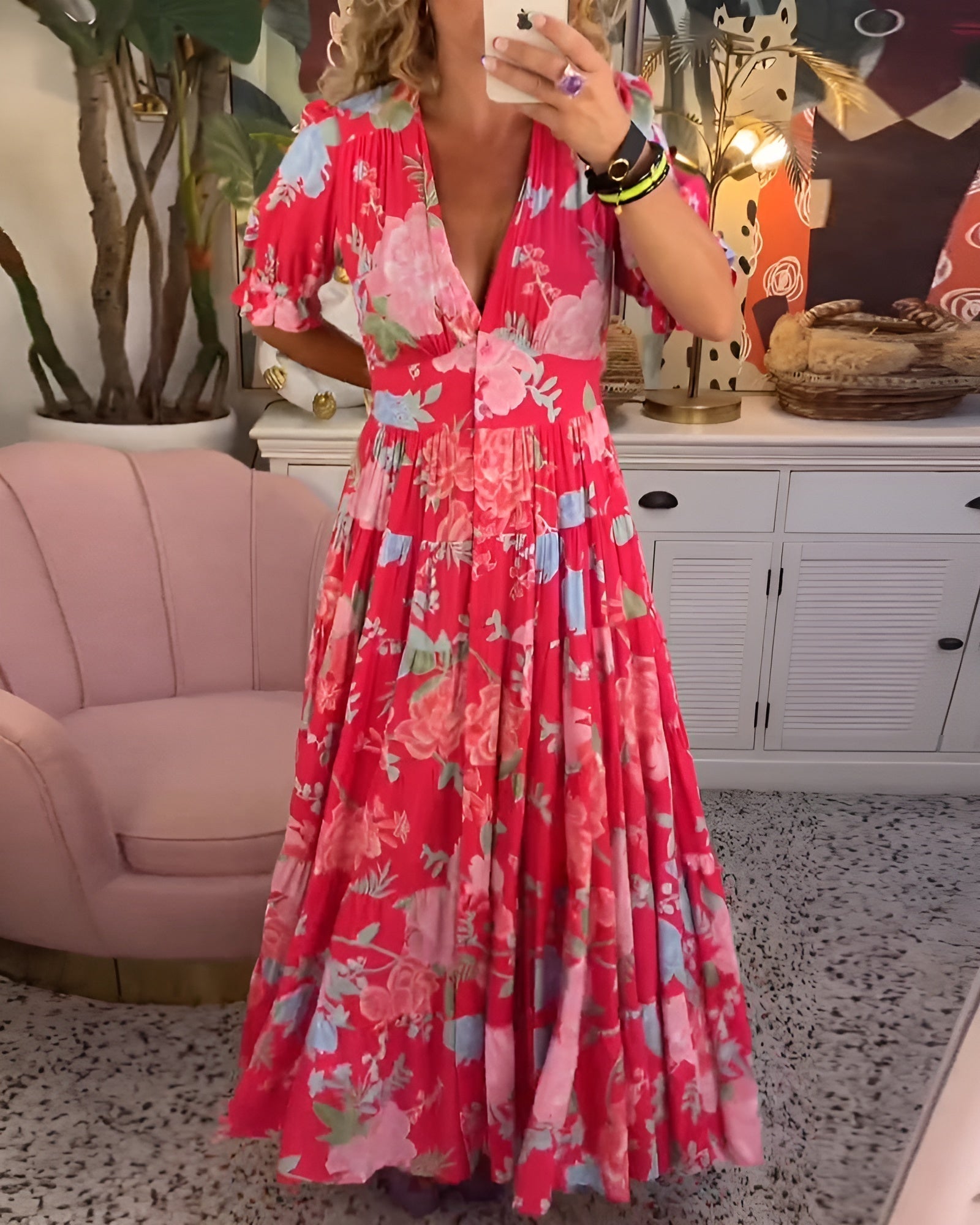 Aada | Dress with V-neck and Floral Pattern